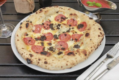 Pizza Quattro Formaggi Spicy Tartufo